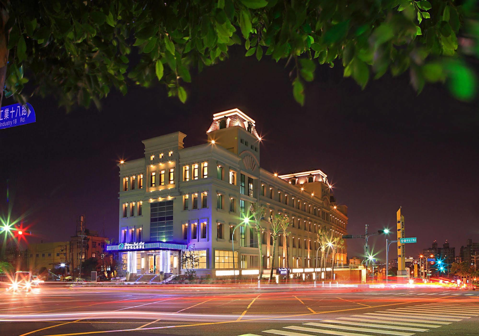 Shinkansen Grand Hotel Đài Trung Ngoại thất bức ảnh